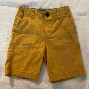 NWOT Boy’s 4/4T OshKosh B’gosh yellow 5-pocket zippered snap front denim shorts